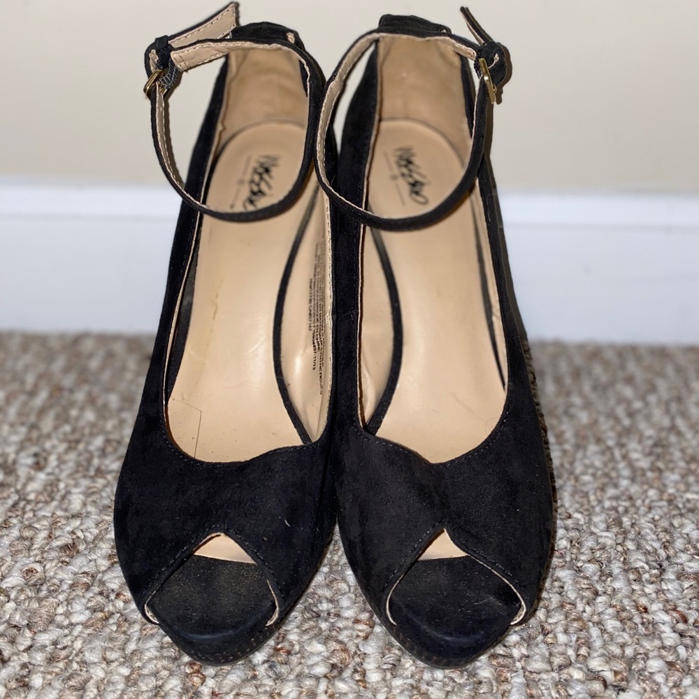Black Peep Tow Wedges